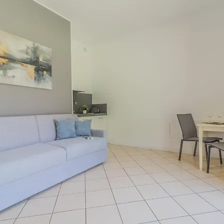 Brezza Del Lario Monolocale Con Giardino Ντέρβιο