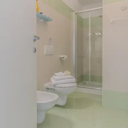 Διαμέρισμα Brezza Del Lario Monolocale Con Giardino