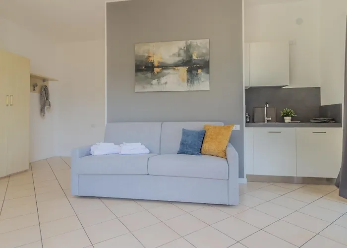 Brezza Del Lario Monolocale Con Giardino 03-04-07-08 شقة