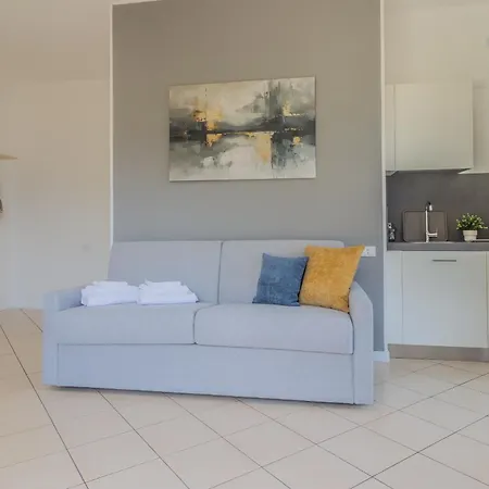 Brezza Del Lario Monolocale Con Giardino Apartment